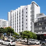 The Flamingo703: Spacious Corner Unit In Sea Point