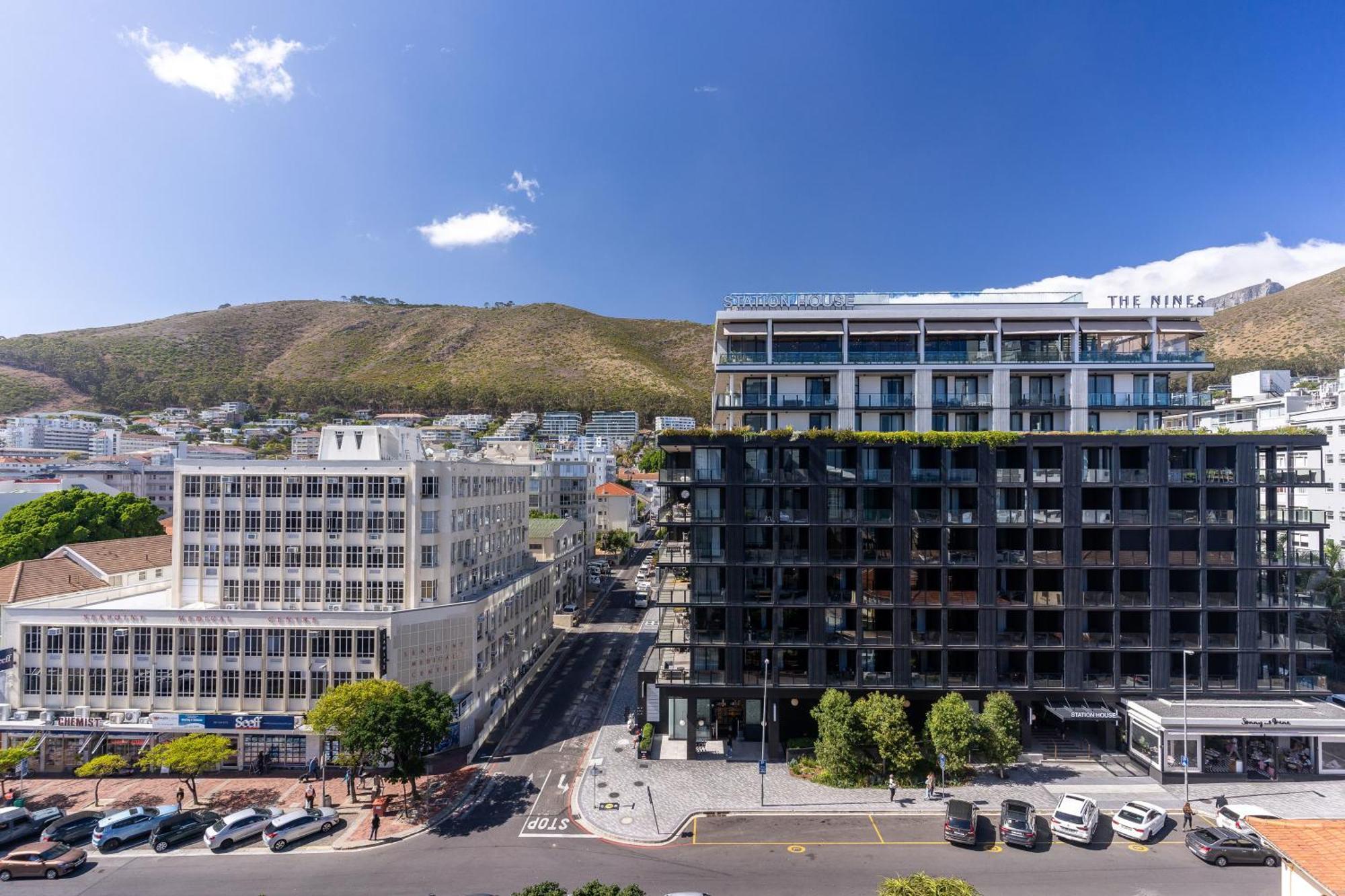The Flamingo703: Spacious Corner Unit In Sea Point Apartment *